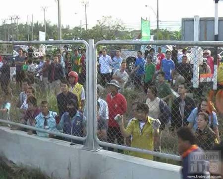 รถตู้ชน 18 ล้อ