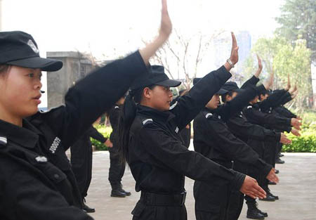 ฮือฮา! เปิดตัวจราจรหญิงจีน พร้อมรถสุดหรูประจำหน่วย