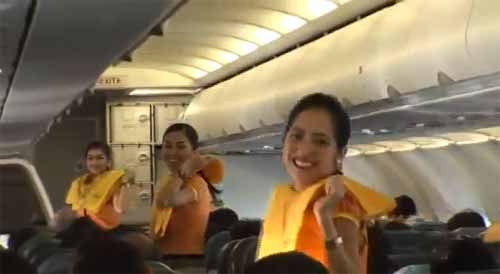 น่ารักเบา ๆ แอร์ฟิลิปปินส์โชว์แดนซ์บนเครื่องบิน