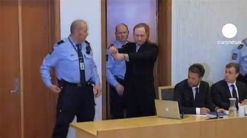 สุดเพี้ยน! ฆาตกรสังหารหมู่นอร์เวย์ ขอเหรียญเชิดชูเกียรติ 