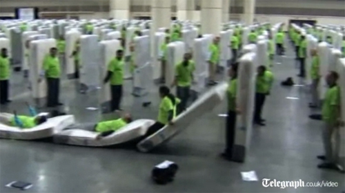 สถิติมนุษย์โดมิโนที่ยาวที่สุดในโลก