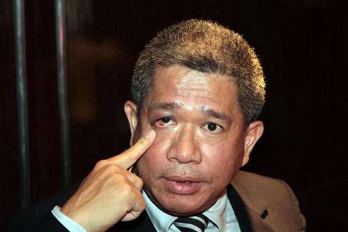  เอกยุทธ อัญชันบุตร 