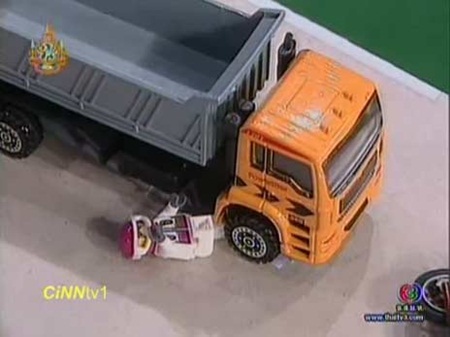 น้องกุ๊กกิ๊ก หนูน้อยกำลังใจเกินร้อย แม้โดนรถหกล้อทับจนเสียขาไป