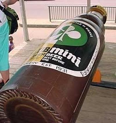 ช่างไม้แอฟริกันไอเดียเก๋ สร้างโลงศพแฟนซี