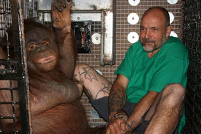 ลิงอุรังอุตังสาวเข้าคอร์สรีดน้ำหนักเพื่อสุขภาพ