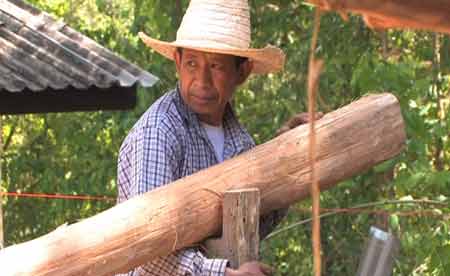 ลุงเพชร วงศ์คำ