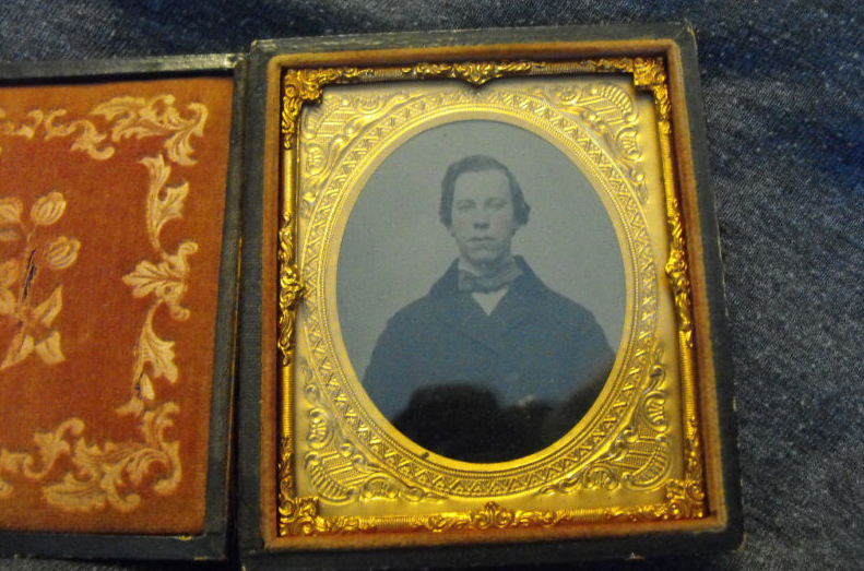 โผล่อีก! ภาพถ่ายโบราณคล้าย จอห์น ทราโวลต้า