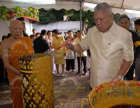 สมัคร สุนทรเวช