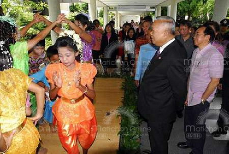 สมัคร สุนทรเวช