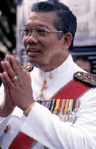 สมัคร สุนทรเวช