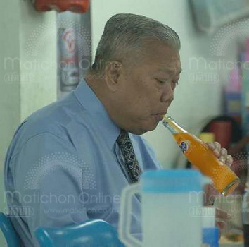 สมัคร สุนทรเวช