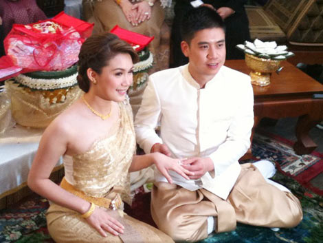 นิหน่า - แบงค์ หมั้น