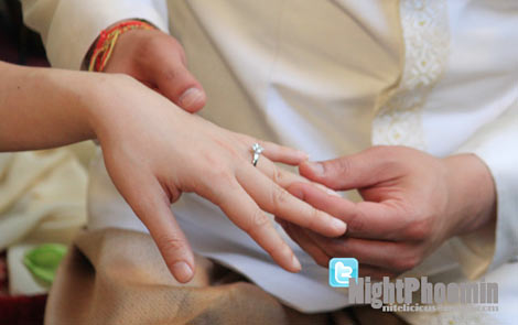 นิหน่า - แบงค์ หมั้น