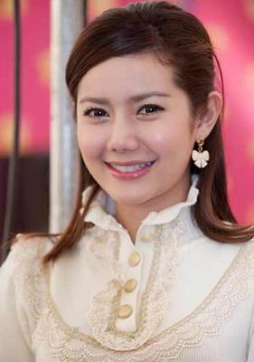 อ้อม ประถมาภรณ์