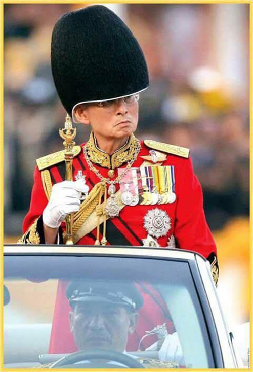 สารถีผู้ถวายงานรถพระที่นั่ง ร.9