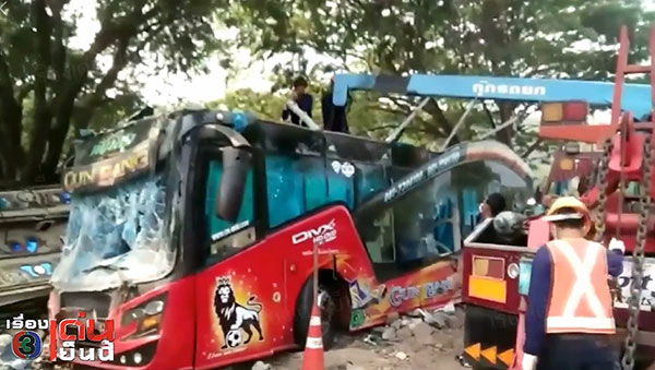 รถทัวร์คว่ำ อ.วังน้ำเขียว