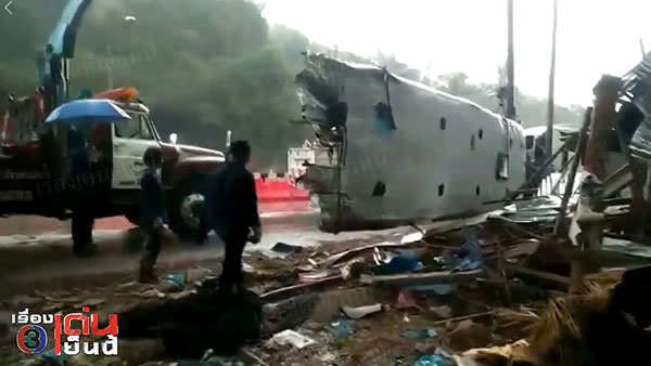 รถทัวร์คว่ำ อ.วังน้ำเขียว