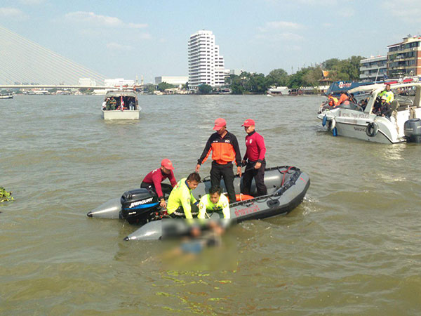 สาววัย 18 กระโดดสะพานพระราม 8