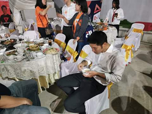 ธนาธร จึงรุ่งเรืองกิจ