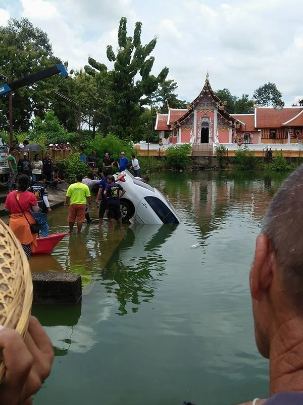 รถตกบ่อน้ำวัดแจ้ง จ.ปราจีนบุรี