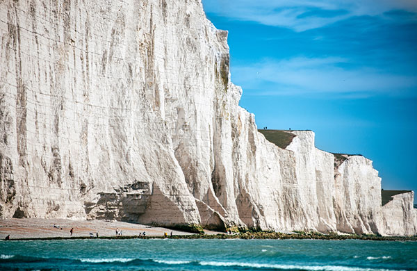 ตกหน้าผา