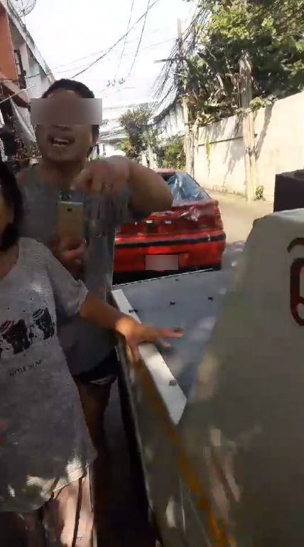 กร่างใส่ตำรวจ