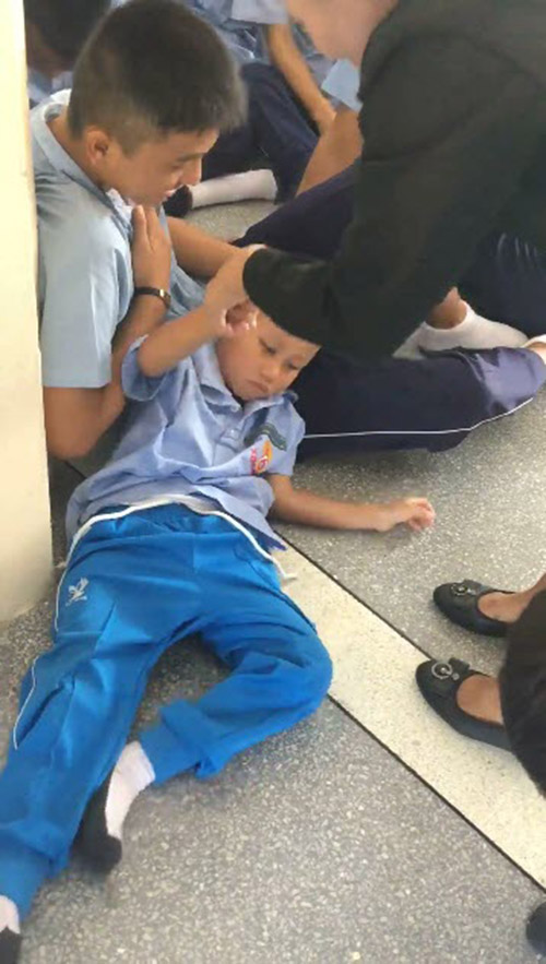 น้องหนุนตักพี่