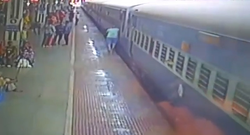 คนตกรางรถไฟ