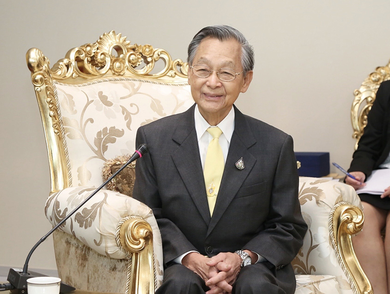 ชวน หลีกภัย