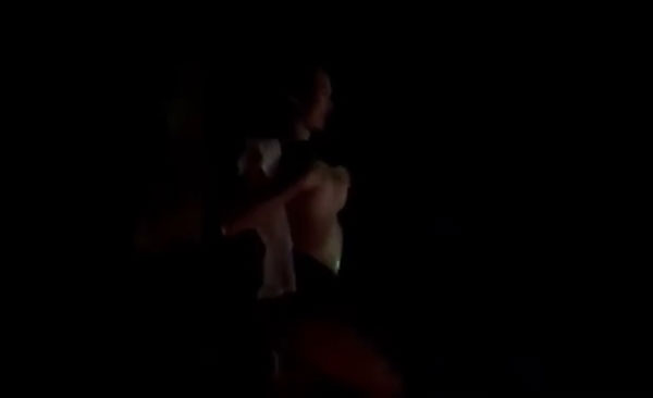 แก้ผ้าเต้นสงกรานต์