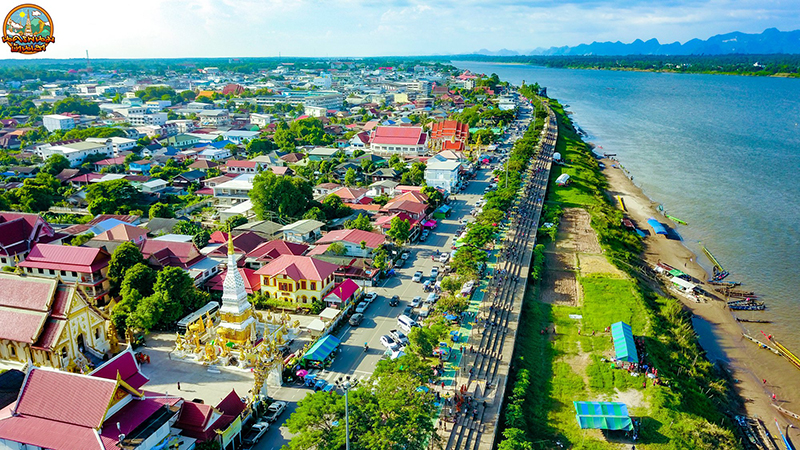 ไหลเรือไฟ นครพนม