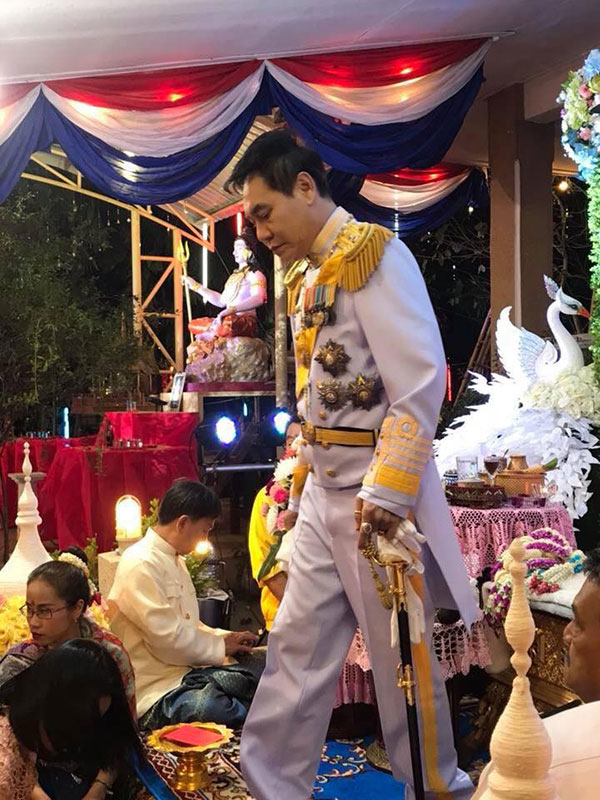 ร่างทรง เสด็จเตี่ย