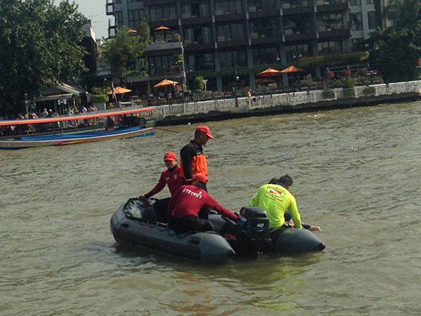 สาววัย 18 กระโดดสะพานพระราม 8