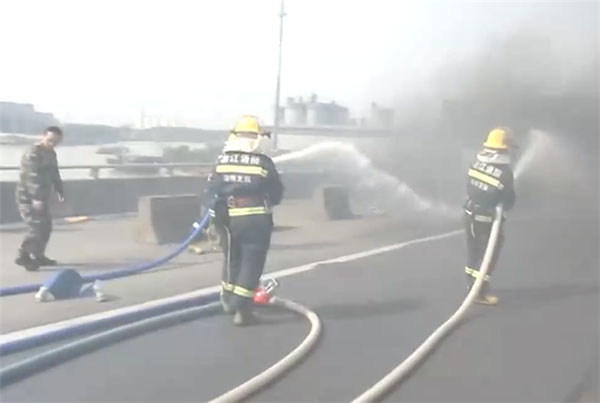 ทรงผมแปลก