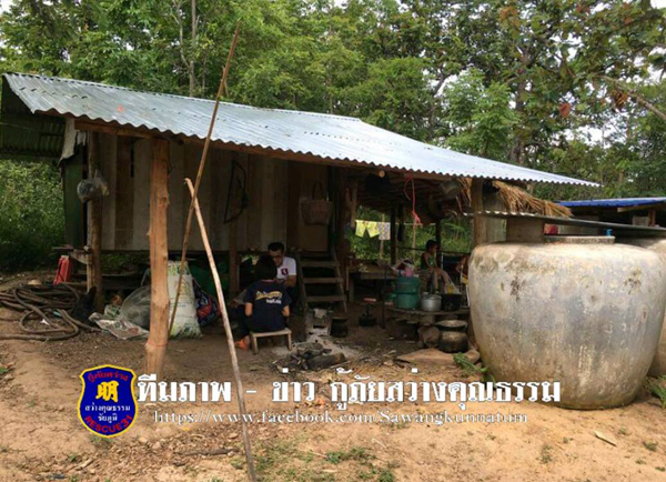 ด.ญ.วัย 14 ถูก 11 โจ๋รุมโทรม ต้องพาครอบครัวหนีระเห็ดมาอยู่ป่า