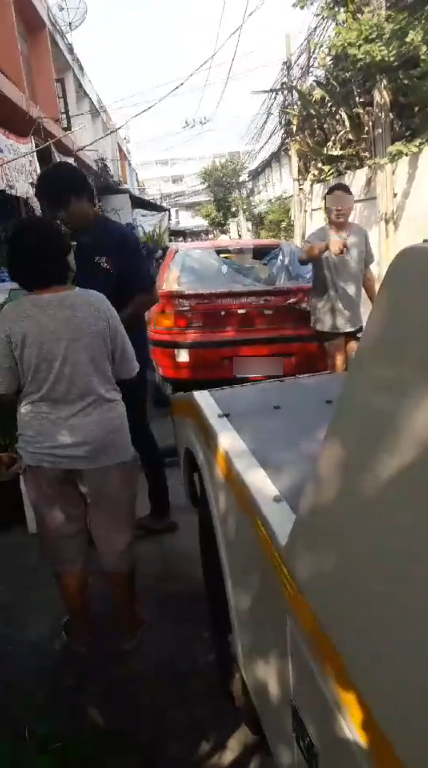 กร่างใส่ตำรวจ