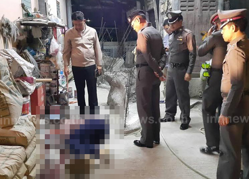 เร่งล่าแท็กซี่ขับรถชนตำรวจ ก่อนแย่งปืนยิงผัวเมียดับ 2 ศพ เร่งล่าแท็กซี่ขับรถชนตำรวจ ก่อนแย่งปืนยิงผัวเมียดับ 2 ศพ 