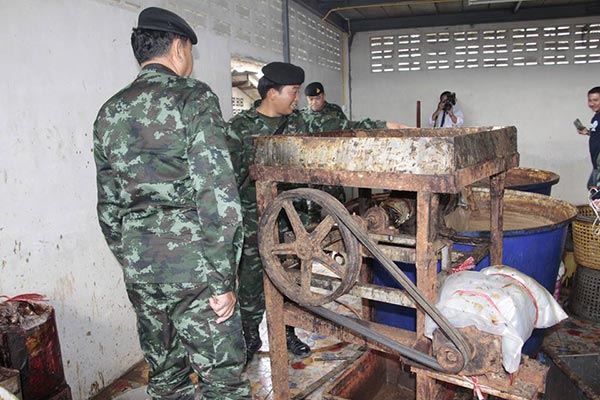 บุกทลายโรงต้มปลาร้า