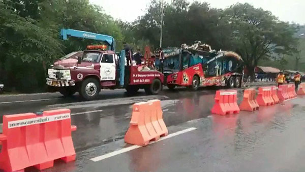 รถทัวร์คว่ำ อ.วังน้ำเขียว