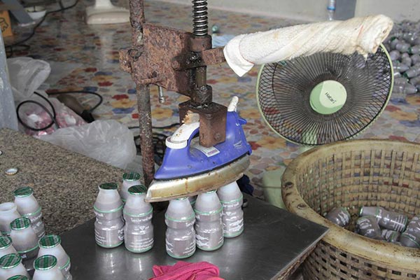 บุกทลายโรงต้มปลาร้า