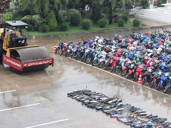 ทำลายรถแต่ง