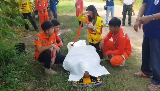 ขับรถตกน้ำ