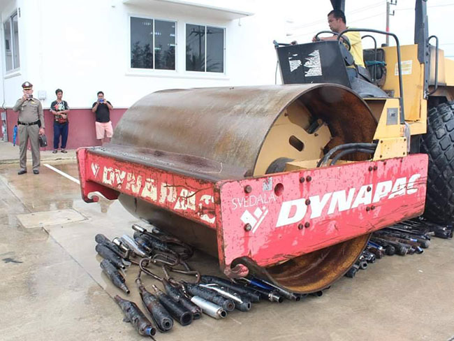 ทำลายรถแต่ง