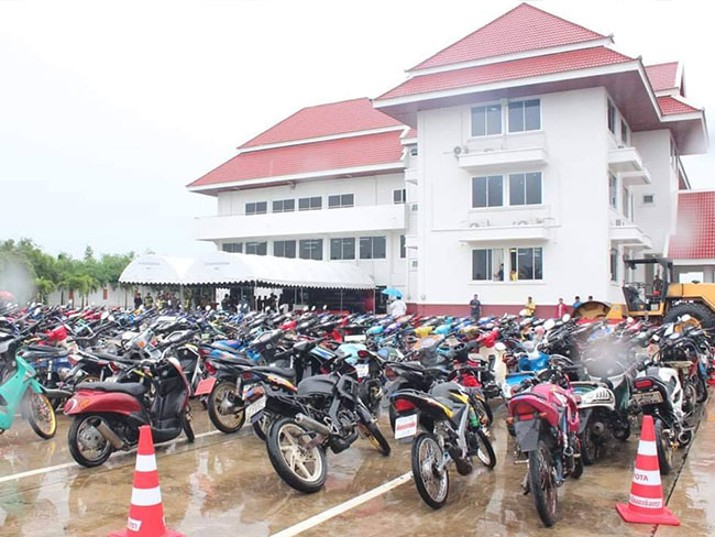 ทำลายรถแต่ง