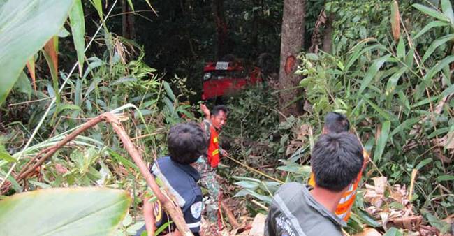 รถเจ้าหน้าที่ชลประทานตกเหว