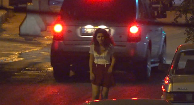 เหยื่อข่มขืนวิ่งขอความช่วยเหลือ