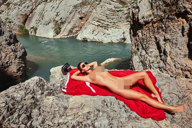 นางแบบนู้ด