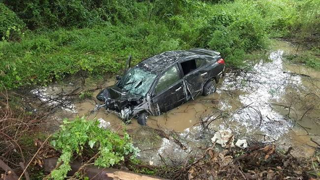 คลิปเก๋งขับสปีดสุดติ่ง 