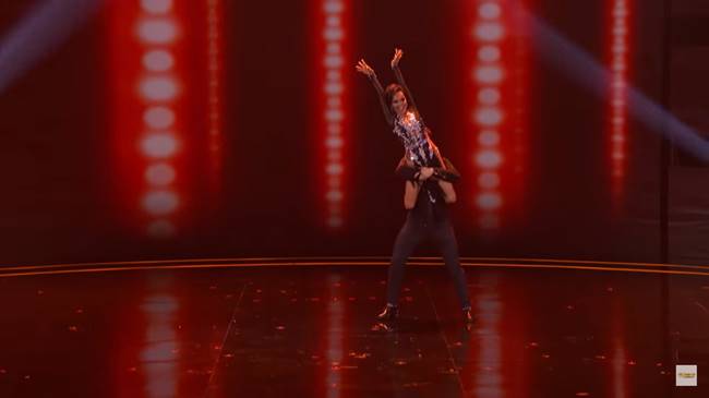 หญิงไทยวัย 71 ปี ได้รับ Golden Buzzer 