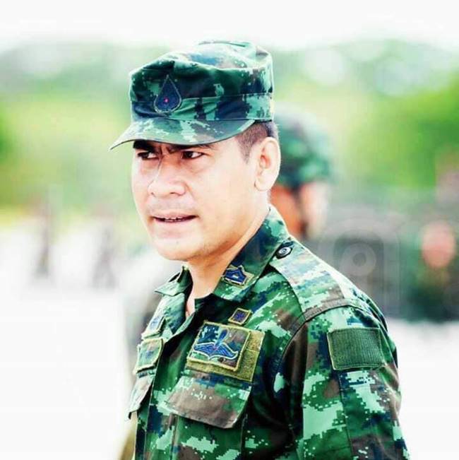 จ.ส.อ. สมชาย ครูฝึกนักเรียนนายสิบ